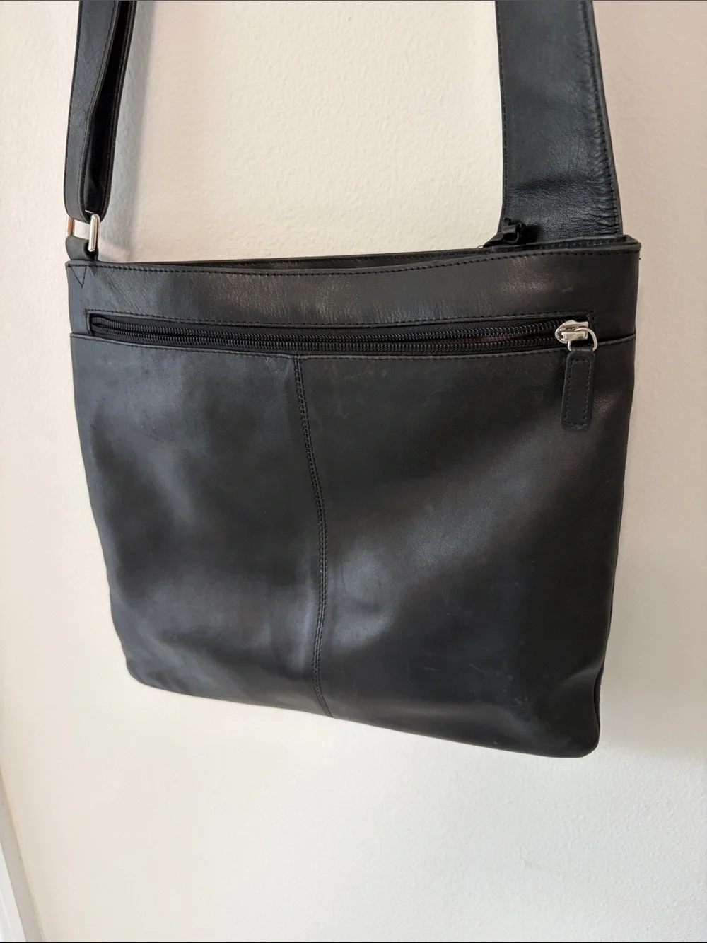 Radley London Classic Black Leather Crossbody Adjustable Shoulder Bag w/ Pocket